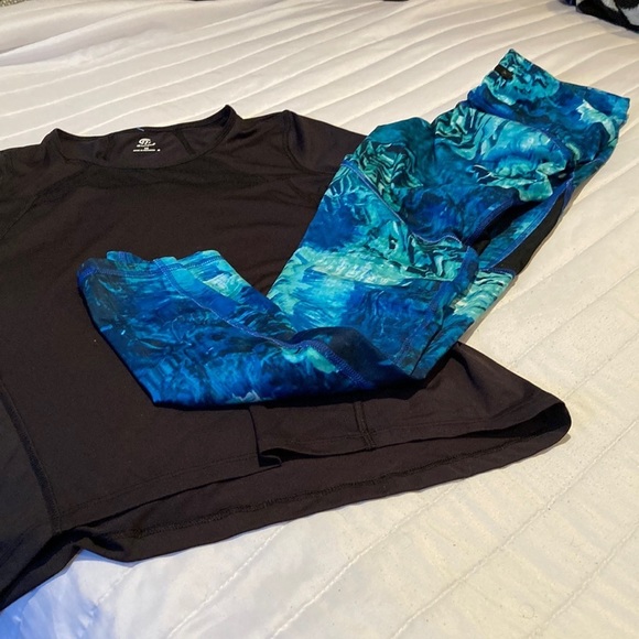2 piece champion sports outfit. leggings with a small zipper in back for change